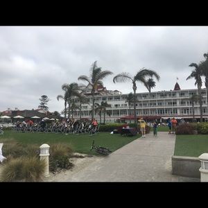 Meet your Posher, Casey